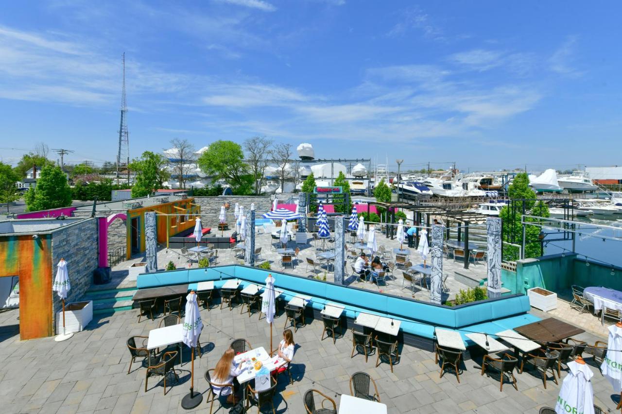 The Freeport Inn And Marina Экстерьер фото